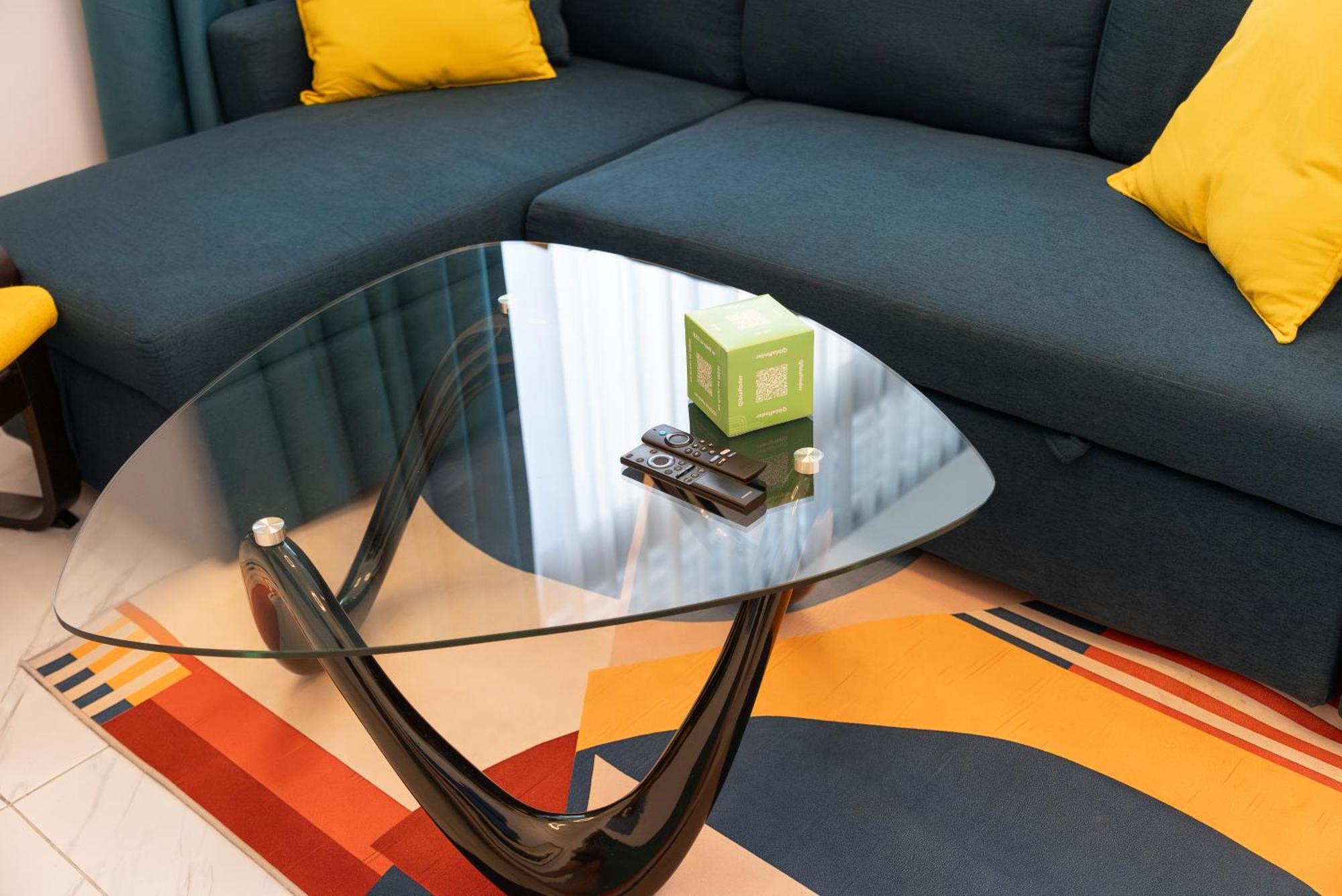Izzzi Life Mint Aparthotel Dubai Exteriör bild