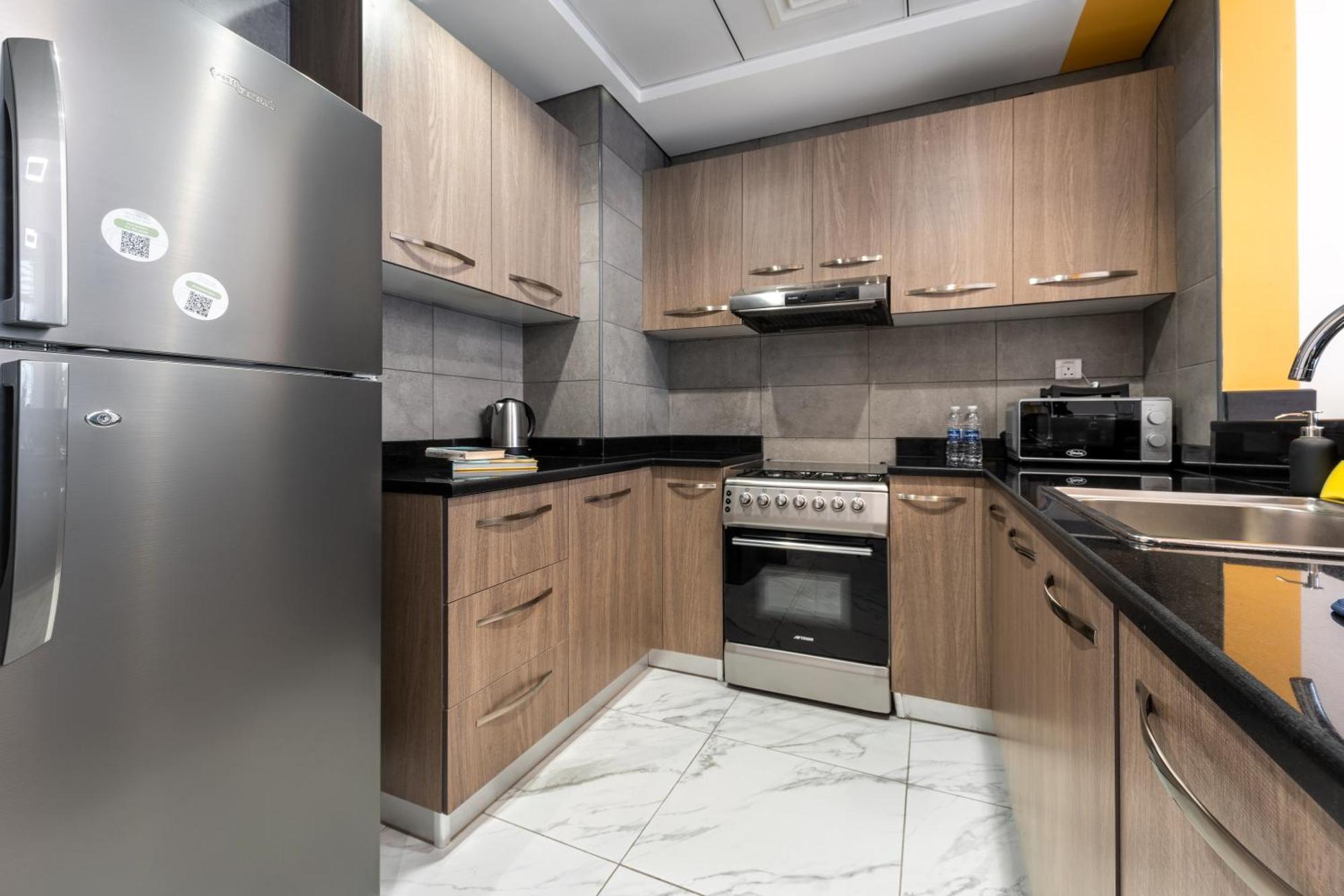 Izzzi Life Mint Aparthotel Dubai Exteriör bild
