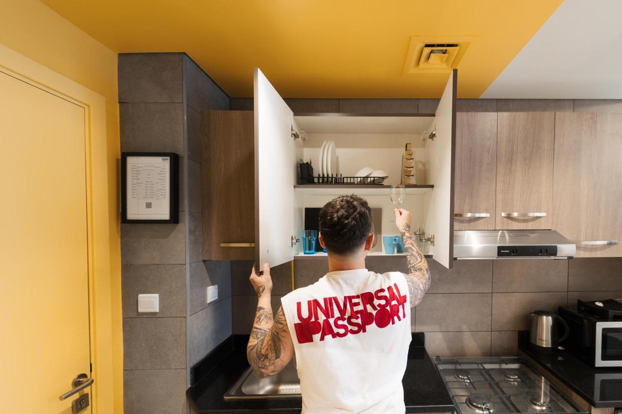 Izzzi Life Mint Aparthotel Dubai Exteriör bild