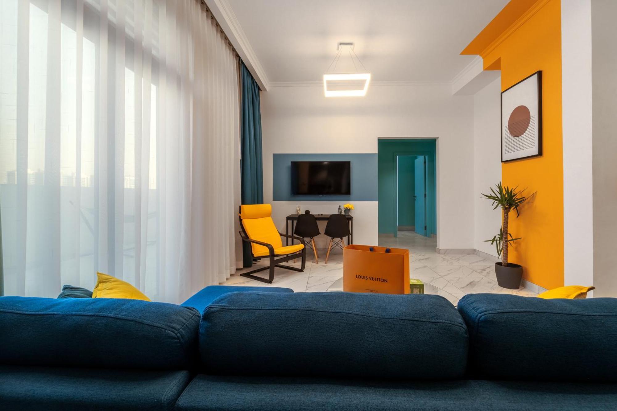 Izzzi Life Mint Aparthotel Dubai Exteriör bild
