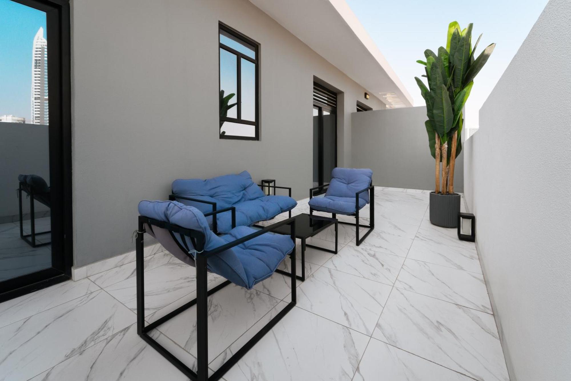 Izzzi Life Mint Aparthotel Dubai Exteriör bild