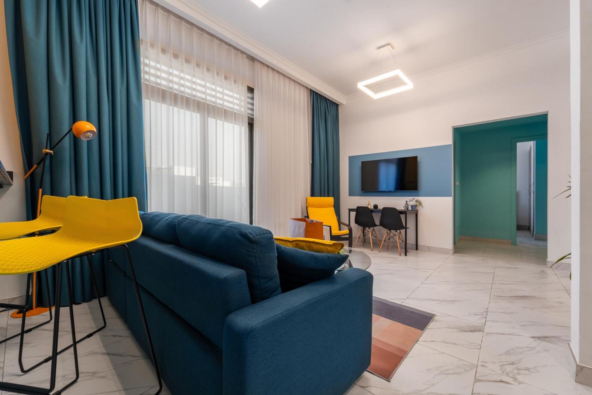 Izzzi Life Mint Aparthotel Dubai Exteriör bild