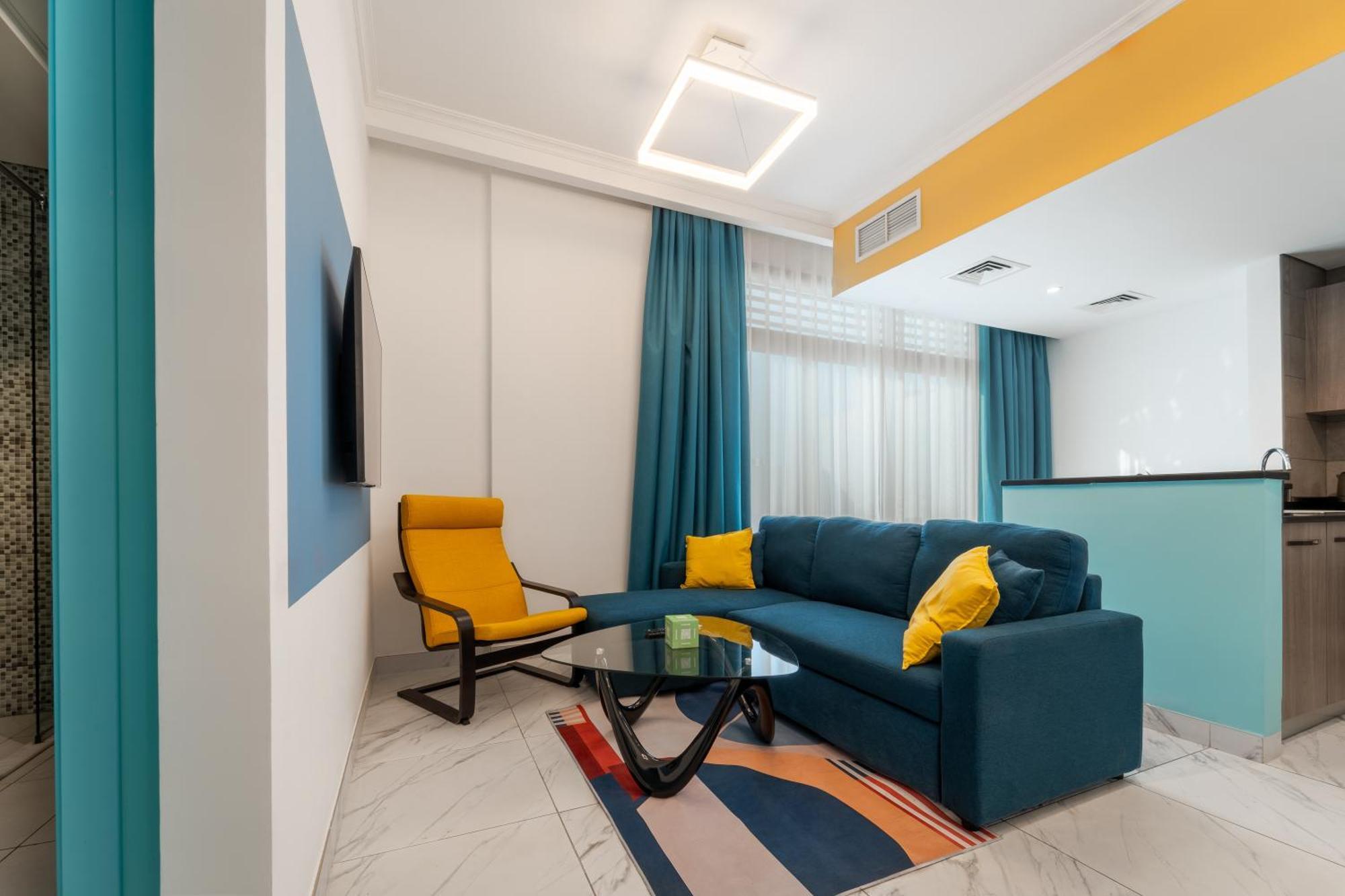 Izzzi Life Mint Aparthotel Dubai Exteriör bild