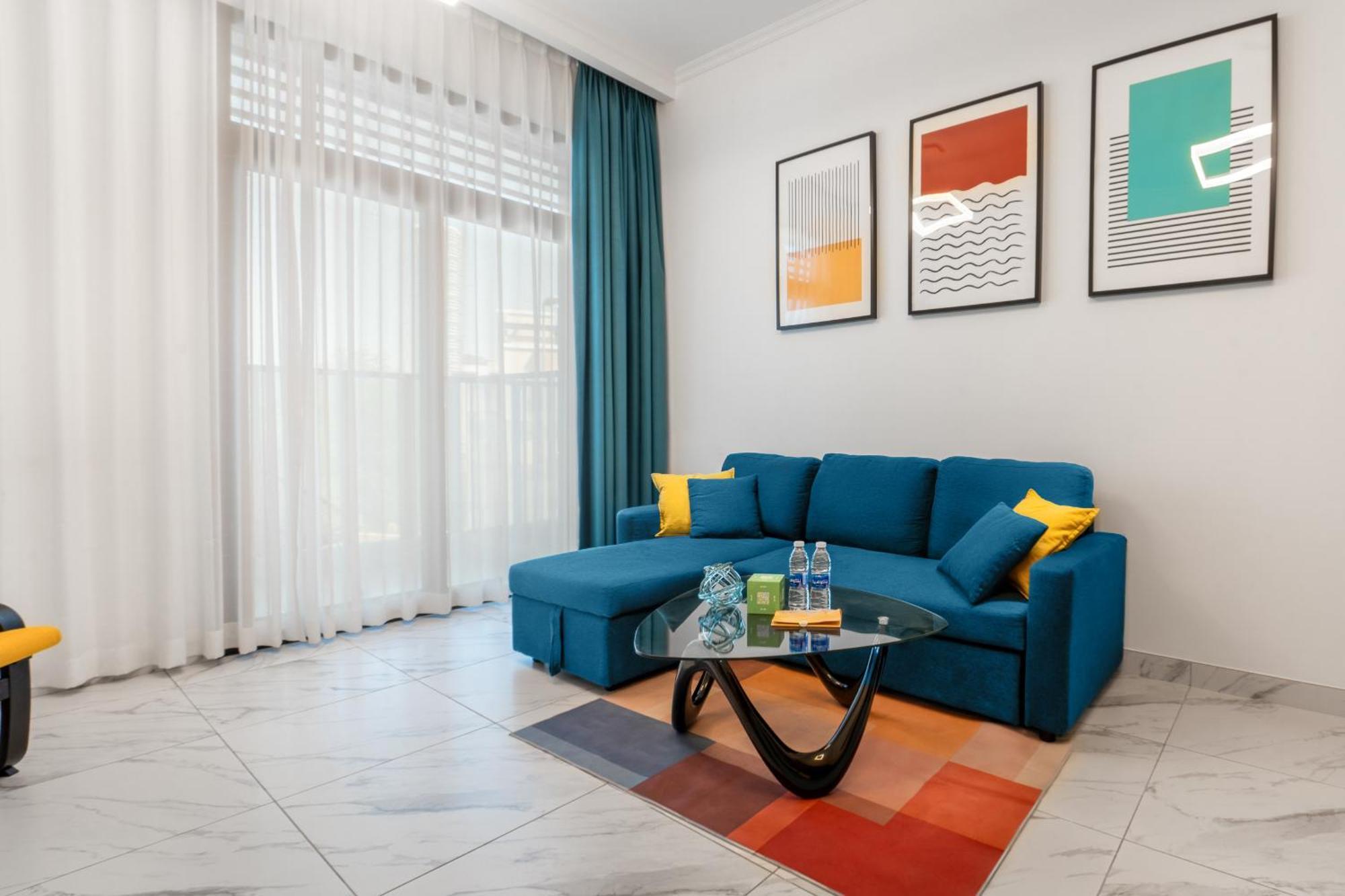 Izzzi Life Mint Aparthotel Dubai Exteriör bild