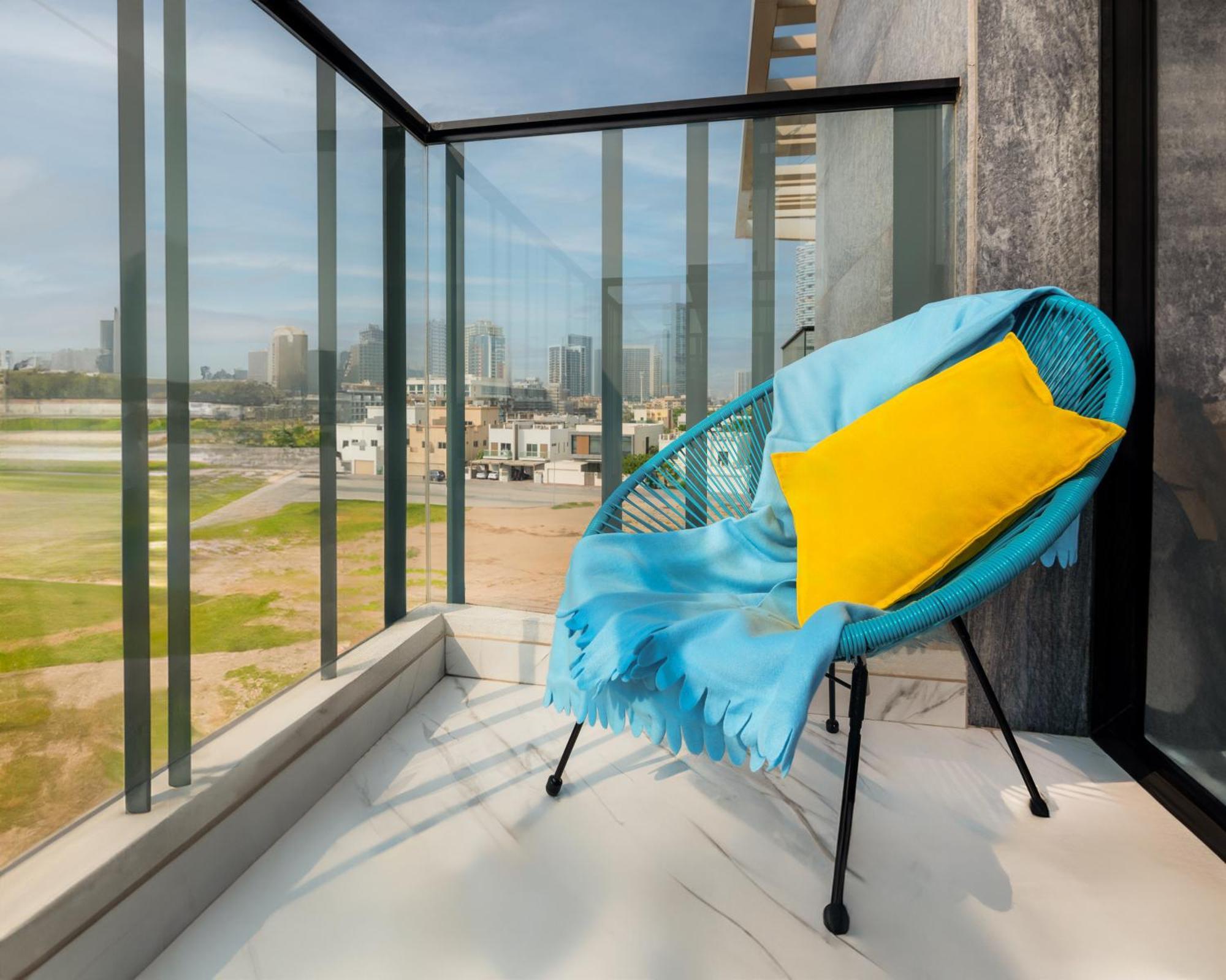 Izzzi Life Mint Aparthotel Dubai Exteriör bild