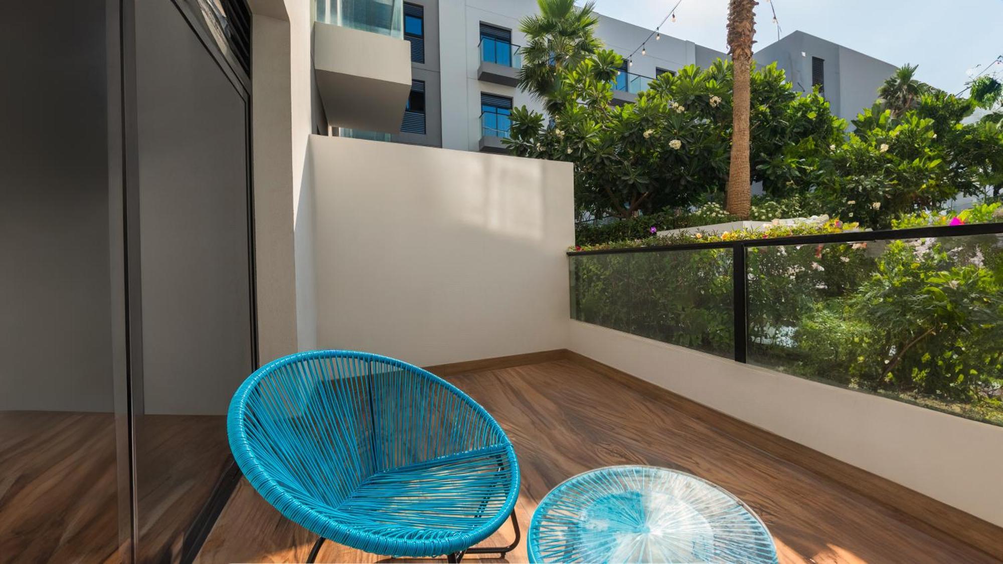 Izzzi Life Mint Aparthotel Dubai Exteriör bild