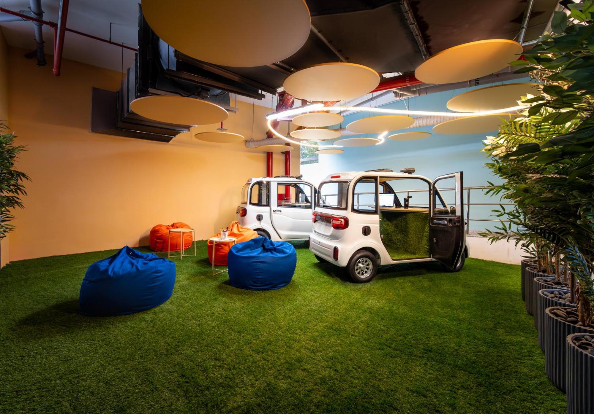 Izzzi Life Mint Aparthotel Dubai Exteriör bild